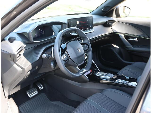 Peugeot 2008 1.2 130PK GT | Camera | Navigatie | StoelVerwarming | 17''LMV | Cruise Control | Climate Control | AppleCarPlay/AndroidAuto | TwoTone |