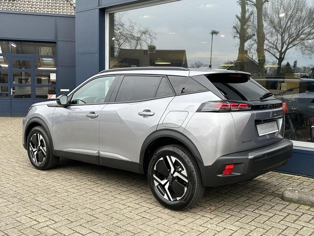 Peugeot 2008 1.2 Turbo 100 PK Allure | Bouwjaar 2025 | Stoelverwarming | Navigatie Via Telefoon | 360 Graden Camera | Dode Hoek Detectie | Climate Control | LED Verlichting | Cruise Control Adaptief | 17" Lichtmetalen Velgen | Hoge Zitpositie | Half Lederen Bekleding 