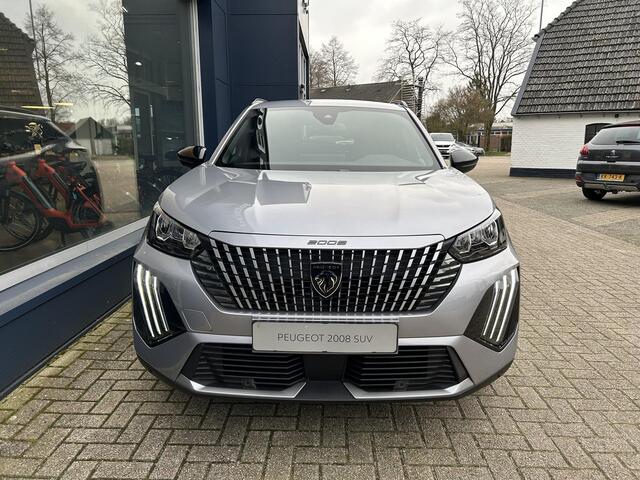 Peugeot 2008 1.2 Turbo 100 PK Allure | Bouwjaar 2025 | Stoelverwarming | Navigatie Via Telefoon | 360 Graden Camera | Dode Hoek Detectie | Climate Control | LED Verlichting | Cruise Control Adaptief | 17" Lichtmetalen Velgen | Hoge Zitpositie | Half Lederen Bekleding 