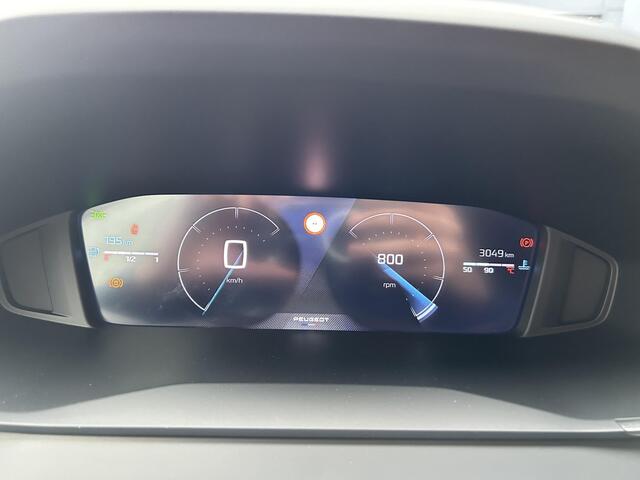 Peugeot 2008 1.2 Turbo 100 PK Allure | Bouwjaar 2025 | Stoelverwarming | Navigatie Via Telefoon | 360 Graden Camera | Dode Hoek Detectie | Climate Control | LED Verlichting | Cruise Control Adaptief | 17" Lichtmetalen Velgen | Hoge Zitpositie | Half Lederen Bekleding 