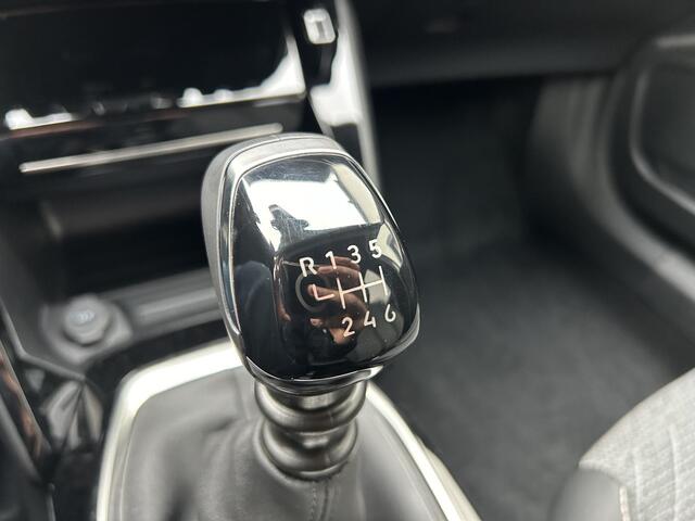 Peugeot 2008 1.2 Turbo 100 PK Allure | Bouwjaar 2025 | Stoelverwarming | Navigatie Via Telefoon | 360 Graden Camera | Dode Hoek Detectie | Climate Control | LED Verlichting | Cruise Control Adaptief | 17" Lichtmetalen Velgen | Hoge Zitpositie | Half Lederen Bekleding 