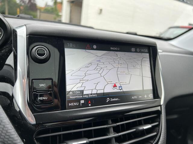 Peugeot 2008 Turbo 110PK GT-line | Navigatie | Climate Control | Panoramadak | 17" Lichtmetalen Velgen | Camera | All Season Banden | Parkeersensoren | Half Lederen Bekleding | LED Dagrijverlichting