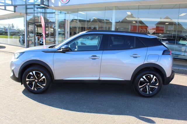 Peugeot 2008 1.2-130pk PureTech Allure AUTOMAAT. , Hoge zit Zo goed als nieuw, slechts 7.500km ! Navigatie, airco, telefoonvoorb. metallic lak, LM wielen, Isofix, Apple Carplay/Android auto etc, etc.