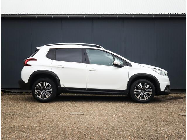 Peugeot 2008 1.2 PureTech Allure, (111 PK) Dealer-Onderh. BOVAG-Garantie. NL-Auto. Panoramadak, Navigatie/Apple-Carplay/Android-Auto, Achteruitrijcamera, DAB, Parkeersensoren, DAB, Parelmoer, Privacy-Glas, Airco/Climate, NL-Auto