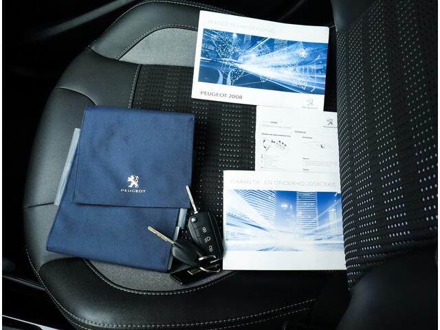 Peugeot 2008 1.2 PureTech Allure, (111 PK) Dealer-Onderh. BOVAG-Garantie. NL-Auto. Panoramadak, Navigatie/Apple-Carplay/Android-Auto, Achteruitrijcamera, DAB, Parkeersensoren, DAB, Parelmoer, Privacy-Glas, Airco/Climate, NL-Auto