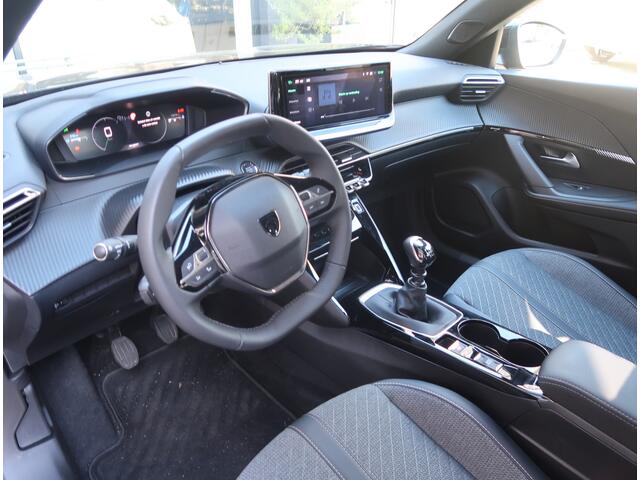 Peugeot 2008 Benzine 100 pk * Luxe Allure * * Navigatie & Spotify via Draadloos Apple Carplay / Android Auto * Dodehoek Bewaking * Voor en Achter Parkeer Camera's * 1/2 Lederen Interieur * Climate & Adaptive Cruise Control * Vingerhoets; Vierde Generatie Eersteklas Se