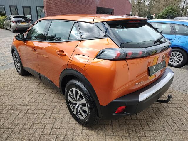 Peugeot 2008 1.2 PureTech Active Trekhaak Navigatie Carplay Led Stoelverwarming