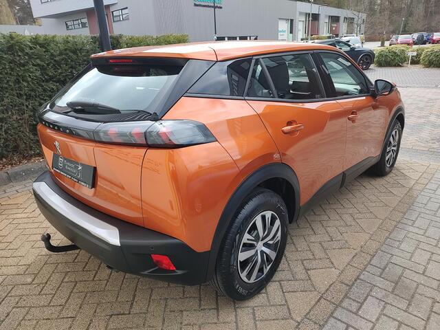 Peugeot 2008 1.2 PureTech Active Trekhaak Navigatie Carplay Led Stoelverwarming
