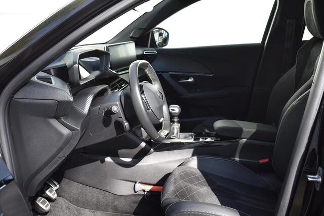 Peugeot 2008 1.2 PureTech GT Pack | CAMERA | NAVI | STOELVERWARMING | CRUISE CONTROL | APPLECARPLAY/ANDROIDAUTO | CLIMATE CONTROL | PDC | LMV
