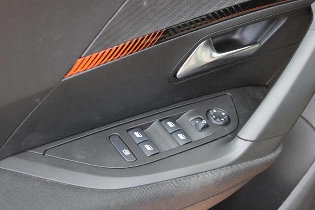 Peugeot 2008 1.2 PureTech Active Pack ACHTERUITRIJCAMERA - NAVIGATIE