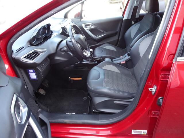 Peugeot 2008 1.2 130pk PureTech Allure