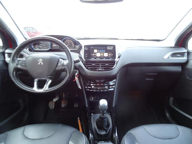 Peugeot 2008 1.2 130pk PureTech Allure