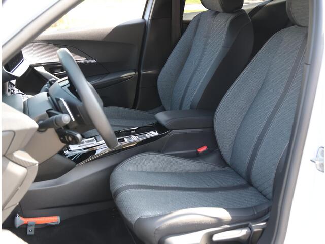 Peugeot 2008 1.2 130PK Allure | Camera | Climate Control | Navigatie | Cruise Control | LMV | AppleCarPlay/AndroidAuto |