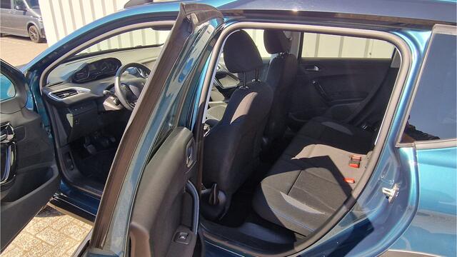 Peugeot 2008 1.2 PureTech Signature