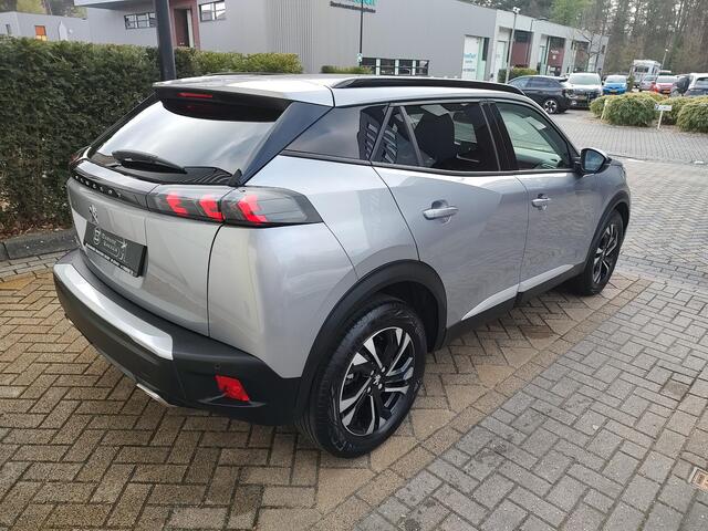 Peugeot 2008 1.2 PureTech Allure Navigatie-Carplay Led 360-Camera Stoelverwarming Keyless