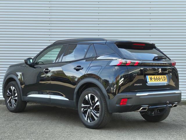 Peugeot 2008 GT 1.2 Turbo 130pk EAT8 | NAVIGATIE | AFNEEMBARE TREKHAAK | 180° CAMERA | ALL SEASON BANDEN