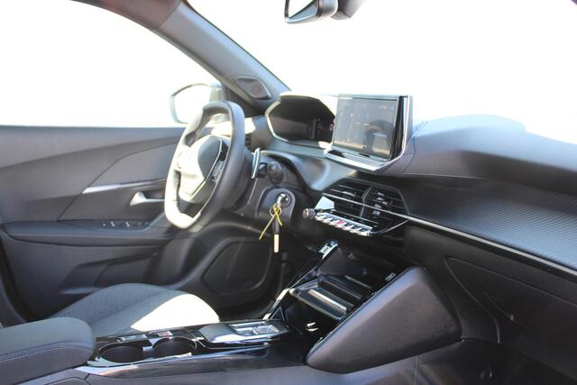Peugeot 2008 1.2 PureTech 130 Allure CLimate control / Cruise Control / Carplay