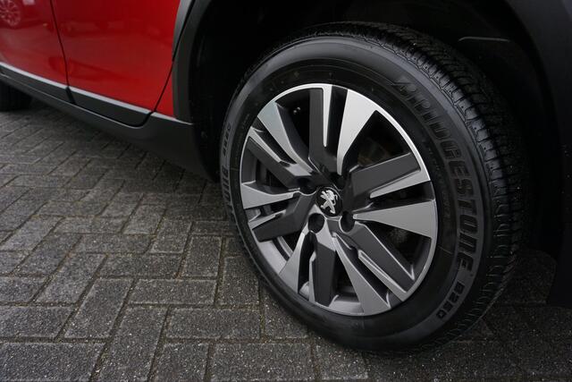 Peugeot 2008 1.2 PURETECH 131PK ALLURE LUXE DECEMBER 2016 ANDROID-APPLECARPLAY NAVIGATIE ECC AIRCO CRUISECONTROL AFN.TREKHAAK 16INCH LMV PARKEERSENSOREN PRIVACYGLAS ENZ...