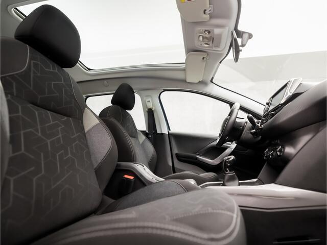 Peugeot 2008 1.2 PureTech Sport (PANORAMADAK, APPLE CARPLAY, NAVIGATIE, LM VELGEN, SPORTSTOELEN, CRUISE, XENON, NIEUWE APK, NIEUWSTAAT)