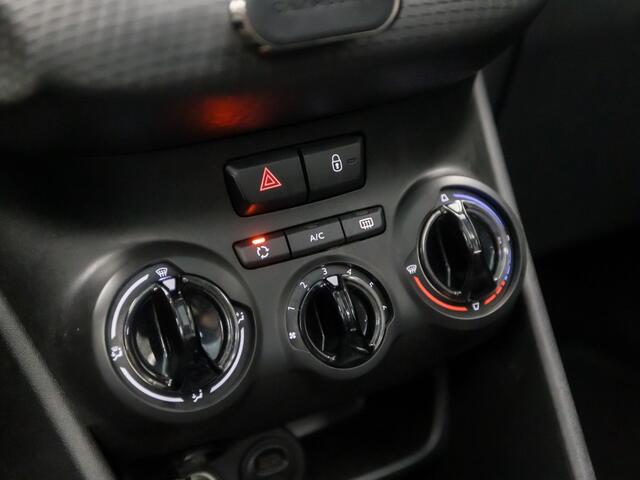 Peugeot 2008 1.2 PureTech Sport (PANORAMADAK, APPLE CARPLAY, NAVIGATIE, LM VELGEN, SPORTSTOELEN, CRUISE, XENON, NIEUWE APK, NIEUWSTAAT)