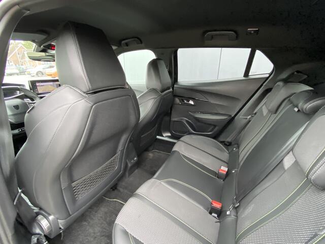 Peugeot 2008 1.2T 130pk Automaat GT | Camera voor & achter | Dodehoek detectie | Navigatie | Keyless | Climate Control | LED