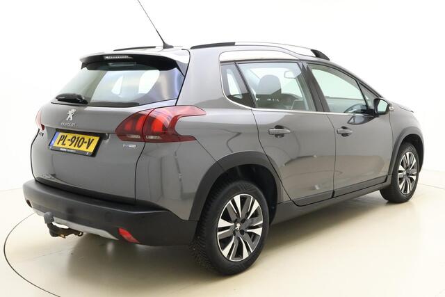 Peugeot 2008 1.2 PureTech Allure 110 PK | Handgeschakeld | Trekhaak | Navigatie | Parkeersensor | Cruise Control | Licht metalen velgen | Climate Control |