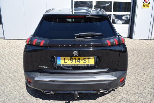 Peugeot 2008 1.2 PureTech Allure Pack | Trekhaak | Camera | Navigatie