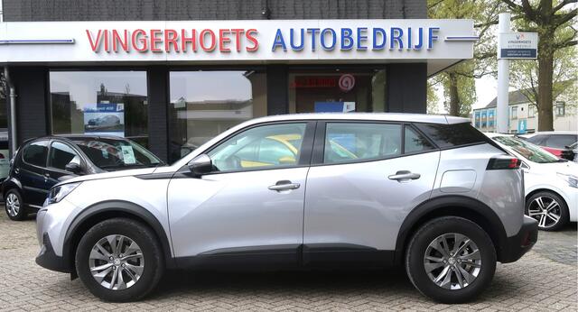 Peugeot 2008 130 Pk Benzine * Navigatie * Achteruitrij Parkeer Camera * L.M. Velgen * Dab Radio * Climate & Cruise Control * Vingerhoets; Vierde Generatie Eersteklas Service !
