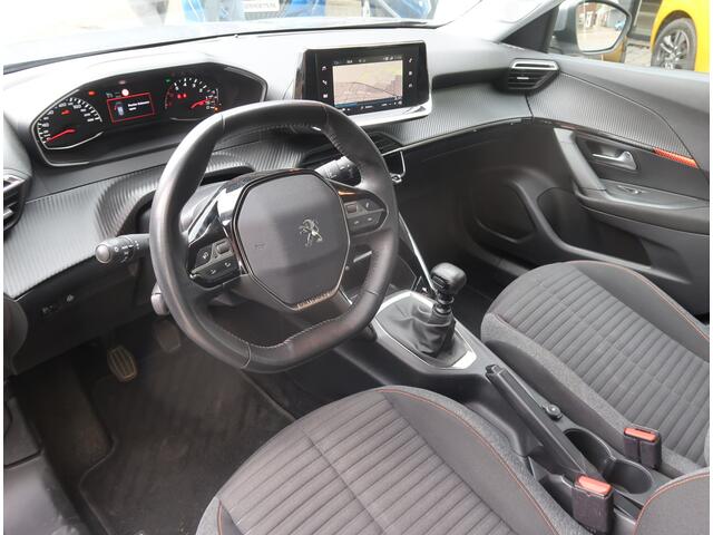 Peugeot 2008 130 Pk Benzine * Navigatie * Achteruitrij Parkeer Camera * L.M. Velgen * Dab Radio * Climate & Cruise Control * Vingerhoets; Vierde Generatie Eersteklas Service !
