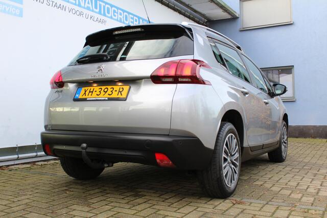 Peugeot 2008 1.2 PureTech Active | Incl. 12 maanden Garantie | Navigatie | Cruise controle | Climate controle | Trekhaak | Parkeersensoren achter | Apple CarPlay/Android Auto | Buitenspiegels elektrisch inklapbaar |