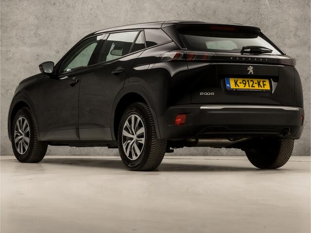 Peugeot 2008 1.2 PureTech Sport (APPLE CARPLAY, GROOT NAVI, CLIMATE, LED KOPLAMPEN, SPORTSTOELEN, PARKEERSENSOREN, LANE ASSIST, CRUISE, DAB+, NIEUWSTAAT)