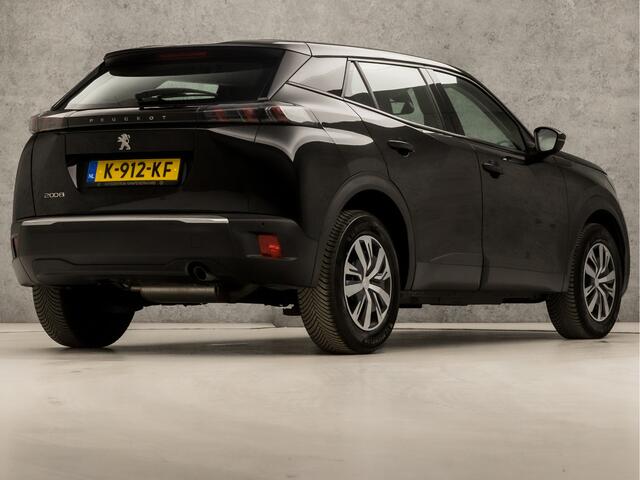 Peugeot 2008 1.2 PureTech Sport (APPLE CARPLAY, GROOT NAVI, CLIMATE, LED KOPLAMPEN, SPORTSTOELEN, PARKEERSENSOREN, LANE ASSIST, CRUISE, DAB+, NIEUWSTAAT)