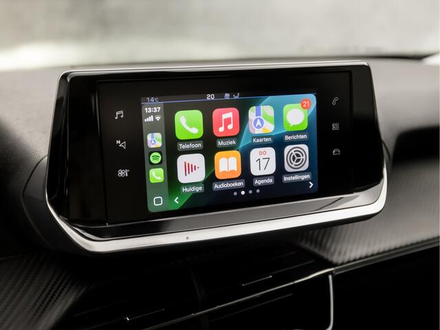 Peugeot 2008 1.2 PureTech Sport (APPLE CARPLAY, GROOT NAVI, CLIMATE, LED KOPLAMPEN, SPORTSTOELEN, PARKEERSENSOREN, LANE ASSIST, CRUISE, DAB+, NIEUWSTAAT)