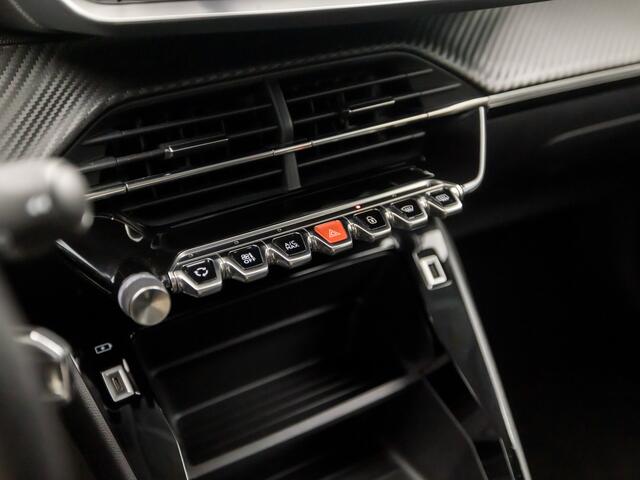 Peugeot 2008 1.2 PureTech Sport (APPLE CARPLAY, GROOT NAVI, CLIMATE, LED KOPLAMPEN, SPORTSTOELEN, PARKEERSENSOREN, LANE ASSIST, CRUISE, DAB+, NIEUWSTAAT)