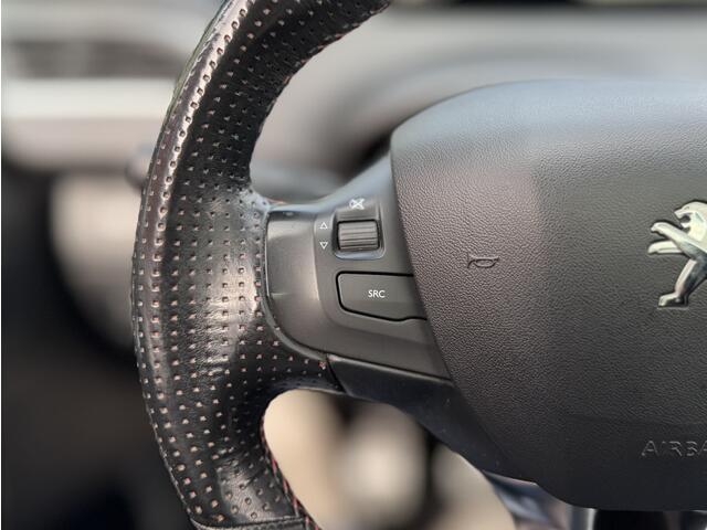 Peugeot 2008 1.2 PureTech GT-line Pano Navi Camera