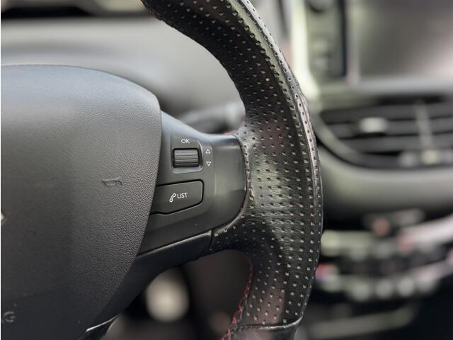Peugeot 2008 1.2 PureTech GT-line Pano Navi Camera