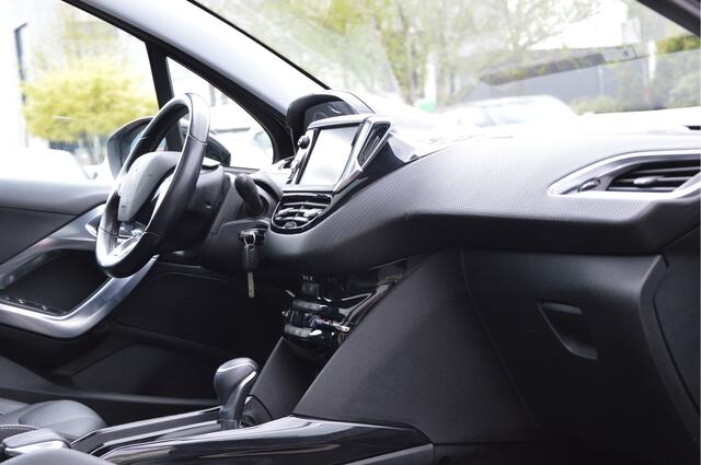 Peugeot 2008 1.2 PureTech Allure AUTOMAAT | PANODAK | NAVI | CAMERA | LED | CLIMA | PDC | ENZ