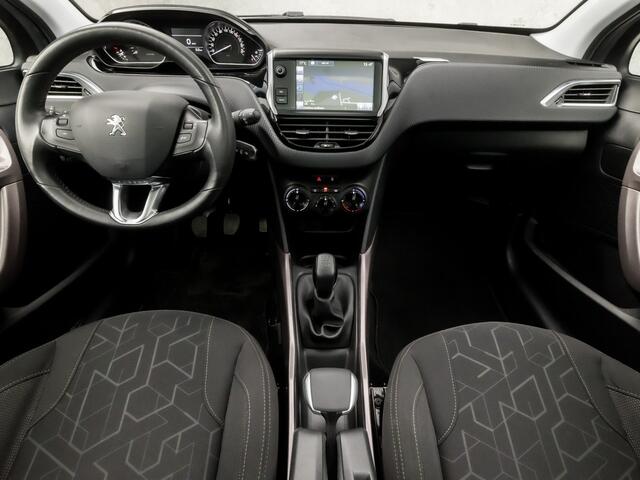 Peugeot 2008 1.2 PureTech Sport (PANORAMADAK, NAVIGATIE, CRUISE, SPORTSTOELEN, TREKHAAK, BLUETOOTH, NIEUWE APK, NIEUWSTAAT)
