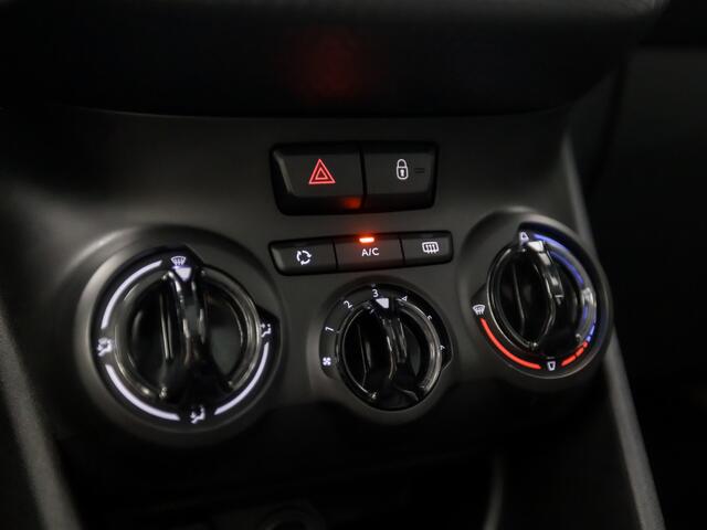 Peugeot 2008 1.2 PureTech Sport (PANORAMADAK, NAVIGATIE, CRUISE, SPORTSTOELEN, TREKHAAK, BLUETOOTH, NIEUWE APK, NIEUWSTAAT)