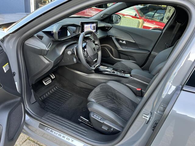 Peugeot 2008 1.2 Turbo 130 PK GT | Automaat | Alcantara Bekleding | Stoelverwarming & Massage | Navigatie via Telefoon | 360 Graden Camera | Keyless Entry | Full LED Verlichting | Zwart Dak