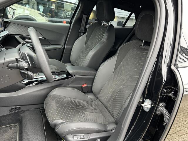 Peugeot 2008 1.2 Turbo 130PK GT | Automaat | Alcantara Bekleding | Stoelverwarming & Massage | Navigatie via telefoon | 360 Graden Camera | DAB | Keyless Entry | Full LED Verlichting.