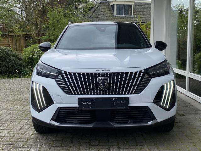 Peugeot 2008 1.2T 130pk Automaat GT | Massagestoel | Camera V+A | Navigatie | Stoelverwarming | Two Tone