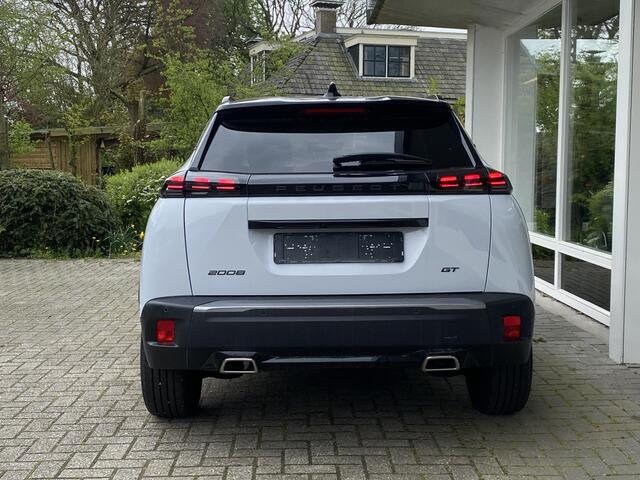 Peugeot 2008 1.2T 130pk Automaat GT | Massagestoel | Camera V+A | Navigatie | Stoelverwarming | Two Tone