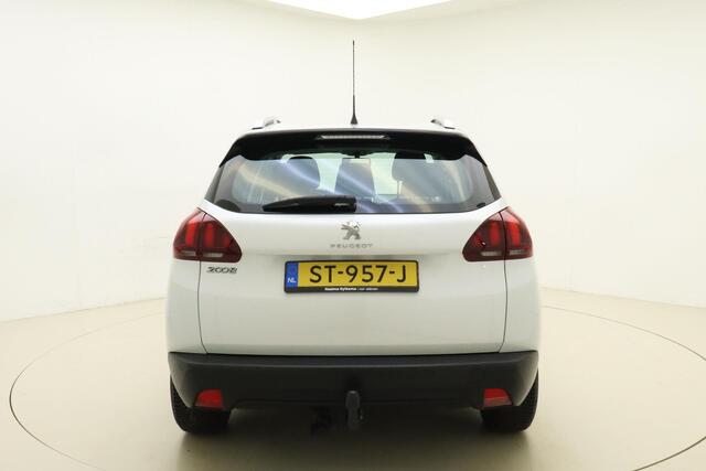 Peugeot 2008 1.2T 110pk Blue Lion Peugeot 2008 1.2 PureTech Blue Lion 110 PK | Trekhaak | Cruise Control | Navigatie | Airco | Parkeersensoren Achter