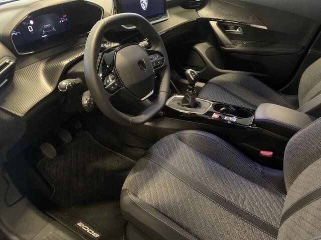 Peugeot 2008 1.2 PureTech 100 Allure Camera voor + achter - Climate control - Verwarmde stoelen voor