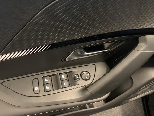 Peugeot 2008 1.2 PureTech 100 Allure Camera voor + achter - Climate control - Verwarmde stoelen voor