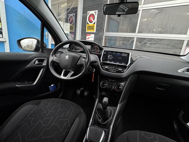 Peugeot 2008 1.2 PureTech Active Prijs Inclusief Onderhoud & 12 Maand BOVAG Garantie | Trekhaak | Distributieriem Vervangen |