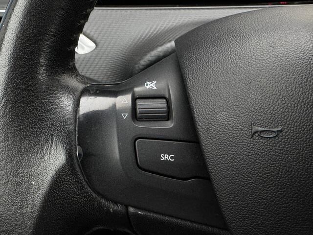 Peugeot 2008 1.2 PureTech Active Prijs Inclusief Onderhoud & 12 Maand BOVAG Garantie | Trekhaak | Distributieriem Vervangen |