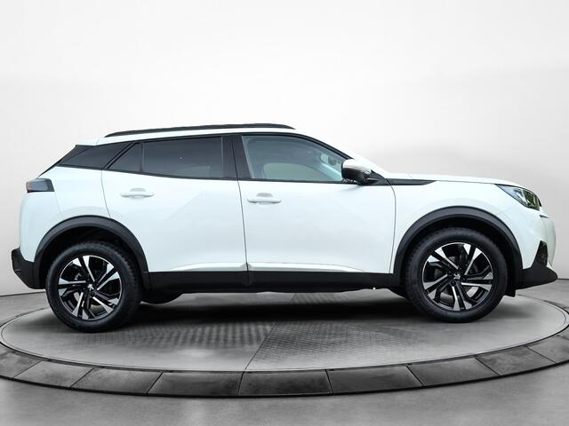 Peugeot 2008 1.2 PureTech Allure, (101PK) 1e-Eig. & Dealer-Onderh. BOVAG-Garantie. NL-Auto. Navigatie/Apple-Carplay/Android-Auto, L.M.Velgen, Parelmoer, Keyless-Entry, Parkeersensoren-V+A, DAB, Privacy-Glas