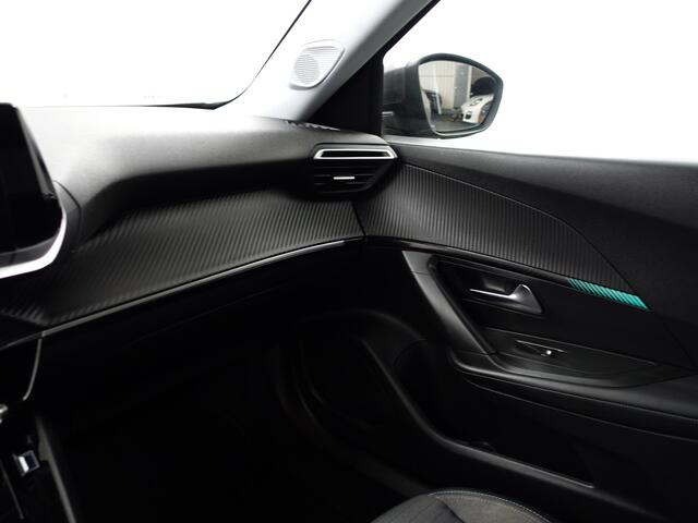 Peugeot 2008 1.2 PureTech Allure- 360 Camera, Carplay, Lane Assist, LED, Dynamic Select, Sport Interieur